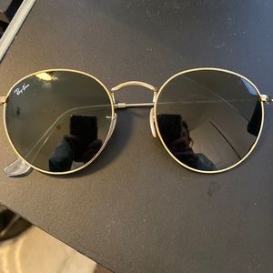 Ray bans - broken frame